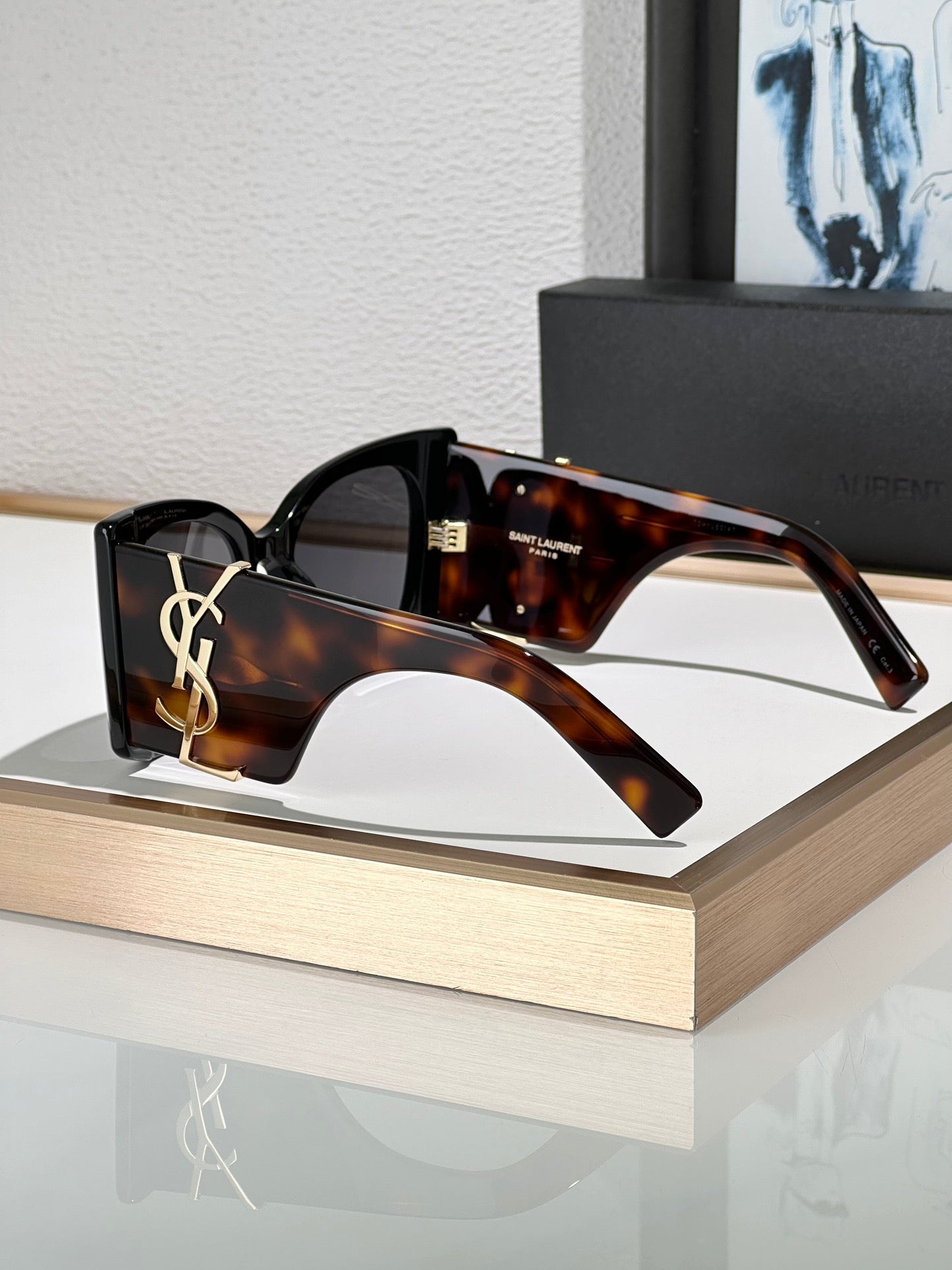 Inspired Saint Laurent SL M119F – Oversized Cat-Eye Sunglasses (1:1 Mirror Quality)