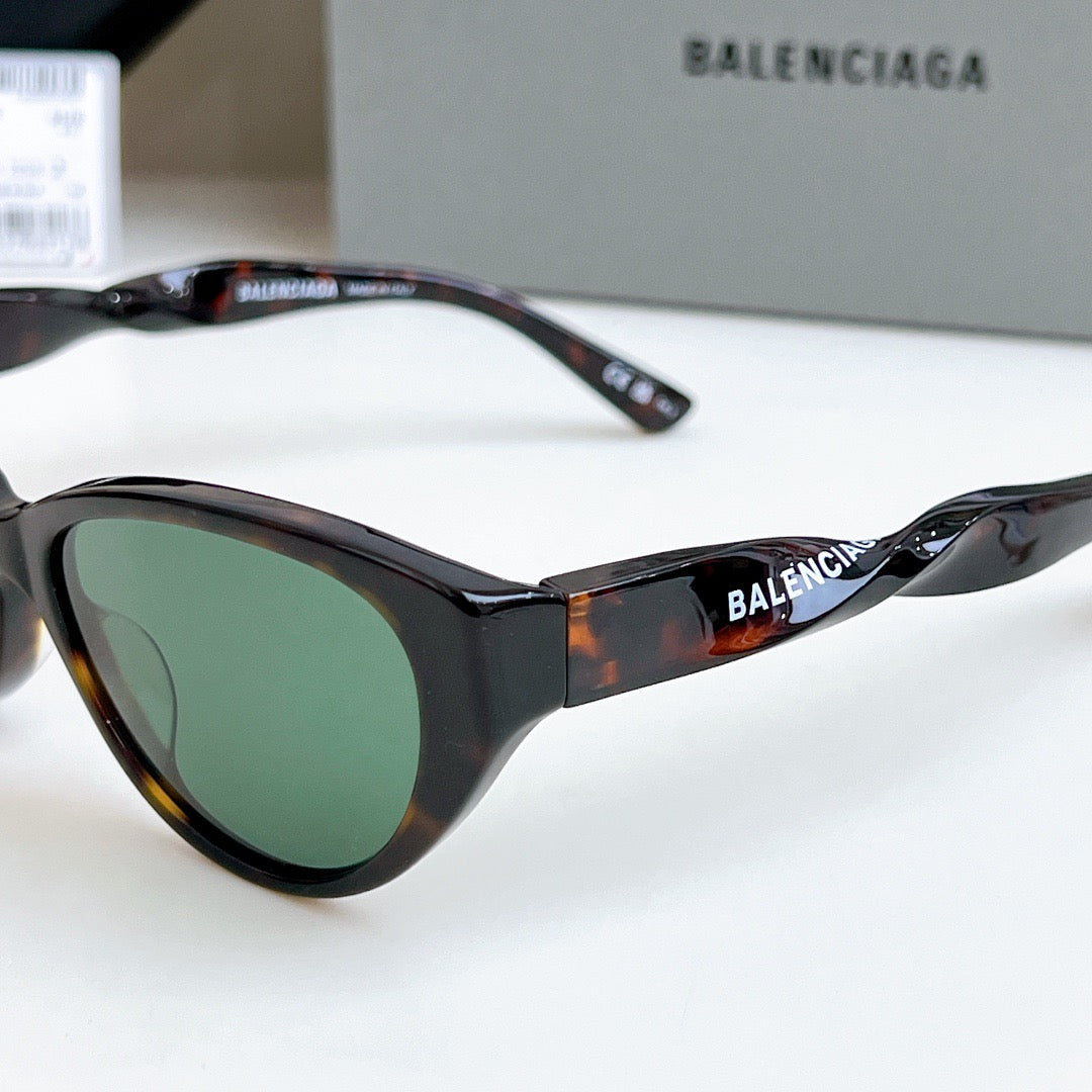 Inspired Balenciaga BB0209SA – Tortoise Cat-Eye Sunglasses (1:1 Mirror Quality)