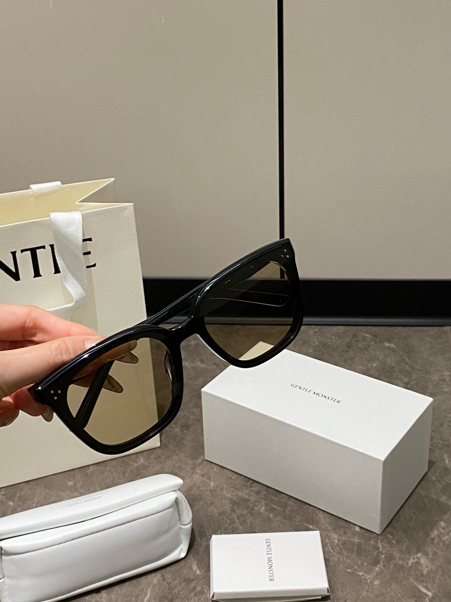 Gentle Monster Loloe 01 (BR) – Black Acetate Square Sunglasses (Inspired, 1:1 Mirror Quality)
