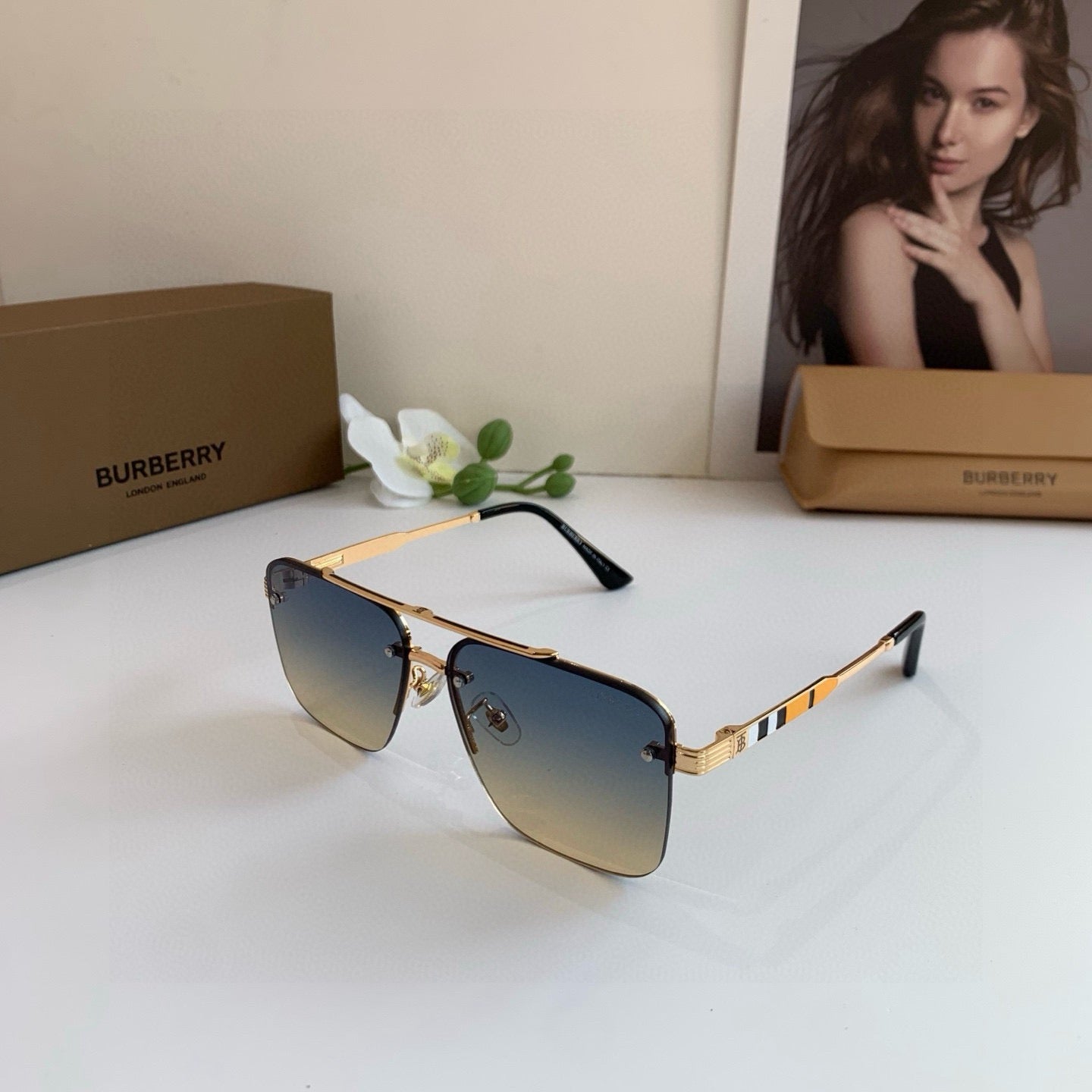 Inspired Burberry 24116 Aviator – Striped Temple Metal Sunglasses (1:1 Mirror Quality)- Gradient Grey blue