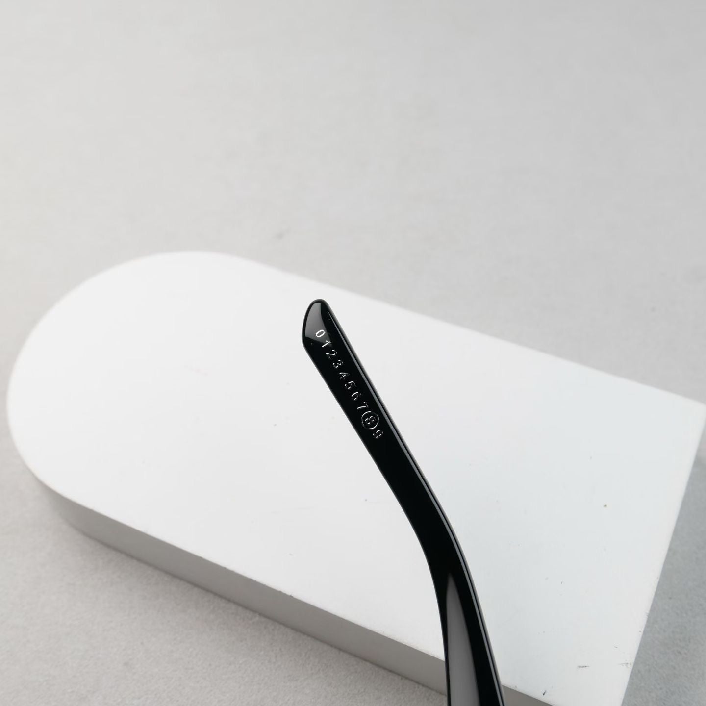 Inspired Maison Margiela × Gentle Monster MM208 – Cat-Eye Sunglasses (1:1 Mirror Quality, Replica Collab Series)