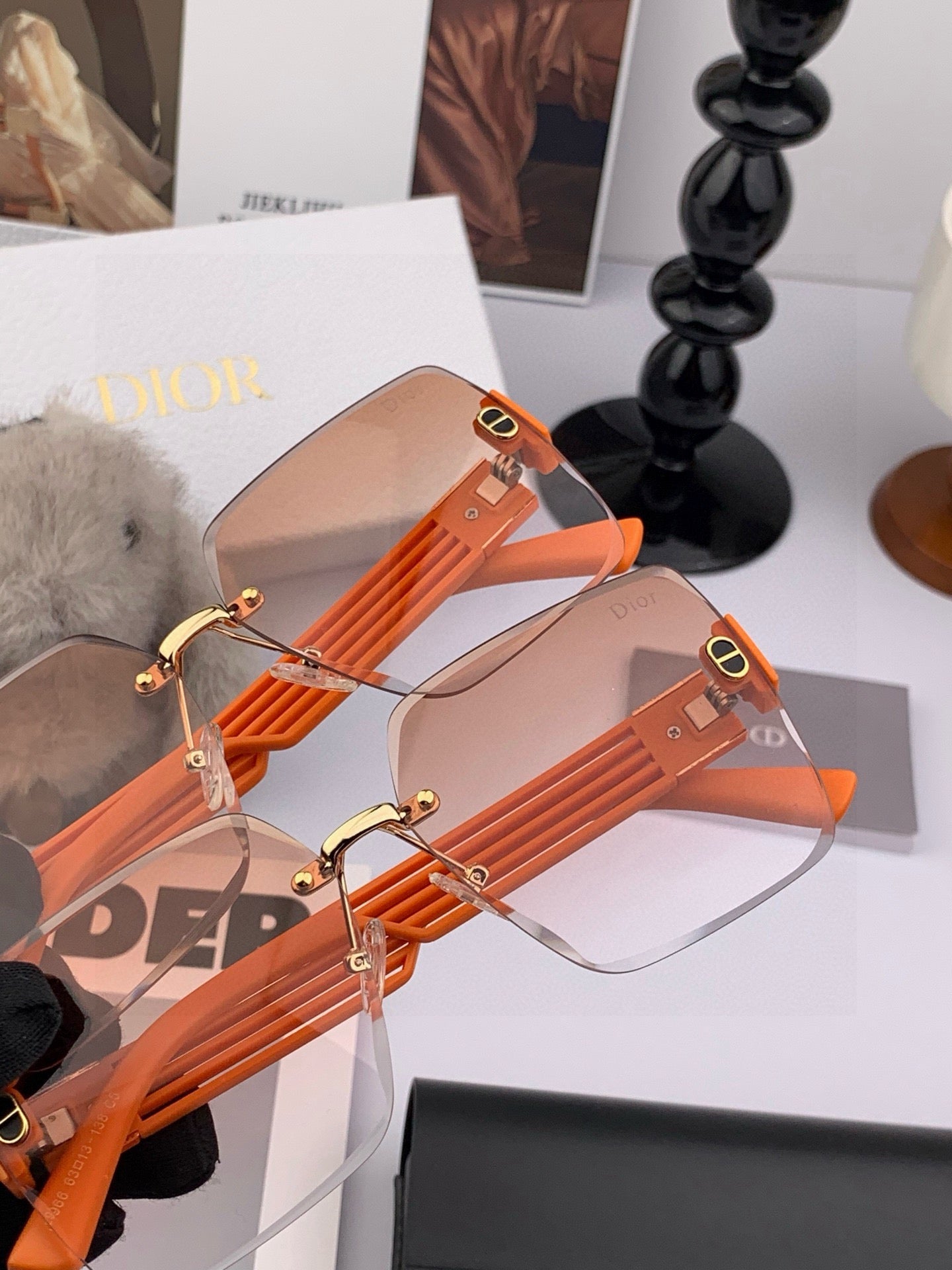 Inspired Dior D6296 – Rimless Square Gradient Sunglasses (1:1 Mirror Quality)