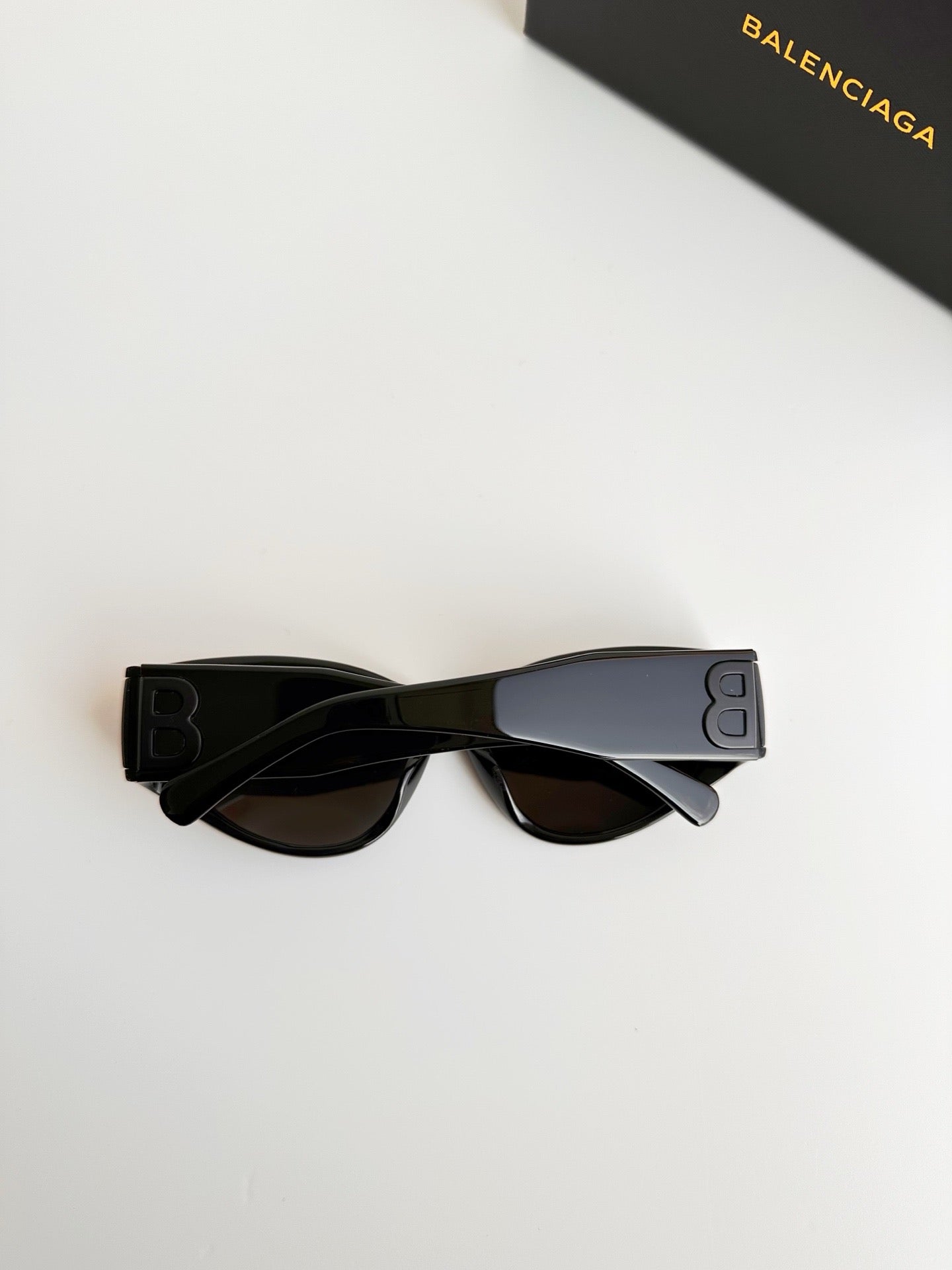 Inspired Balenciaga BB0324SK – Black Oversized Cat-Eye Sunglasses (1:1 Mirror Quality)