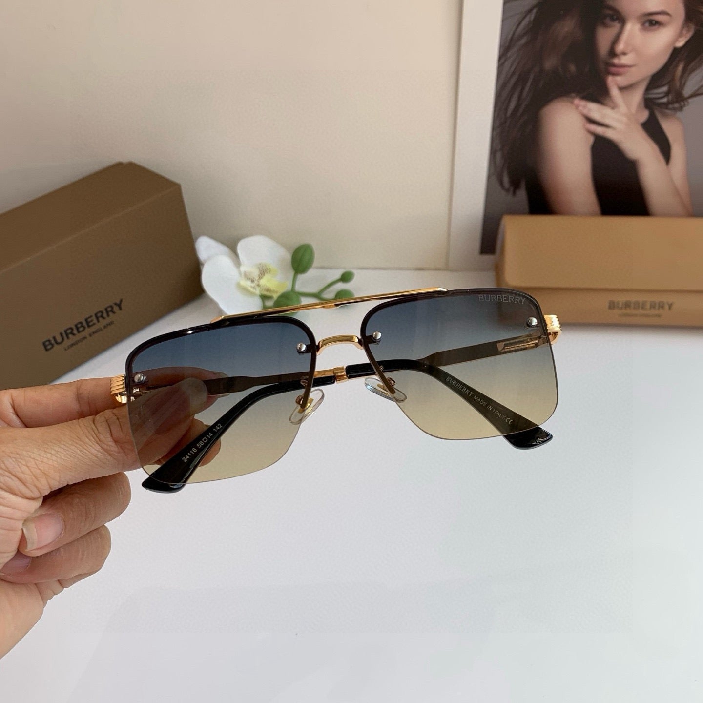 Inspired Burberry 24116 Aviator – Striped Temple Metal Sunglasses (1:1 Mirror Quality)- Gradient Grey blue