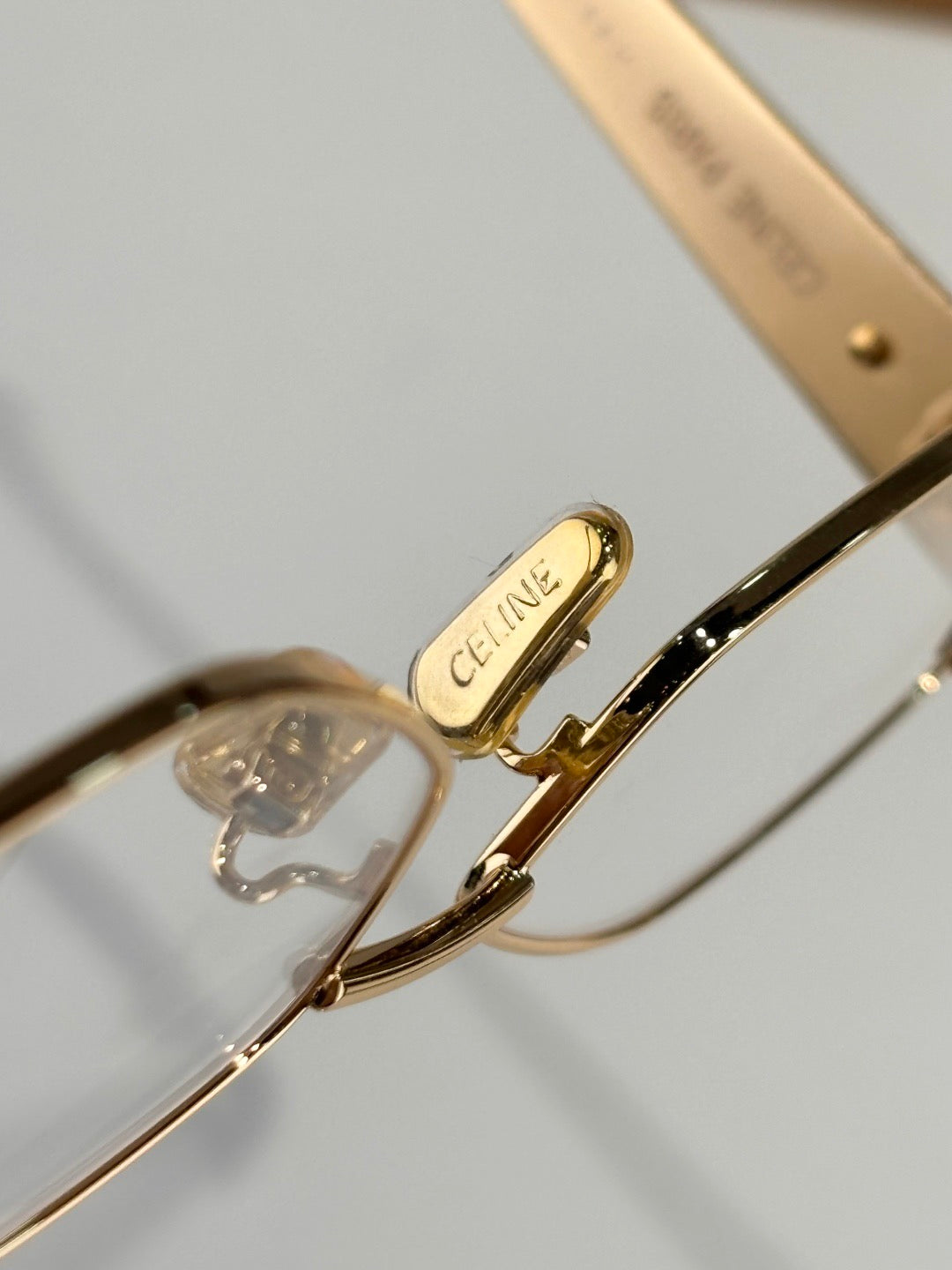 Inspired CELINE CL40254U – Triomphe Metal 02 Gold Eyeglasses  (1:1 Mirror Quality)