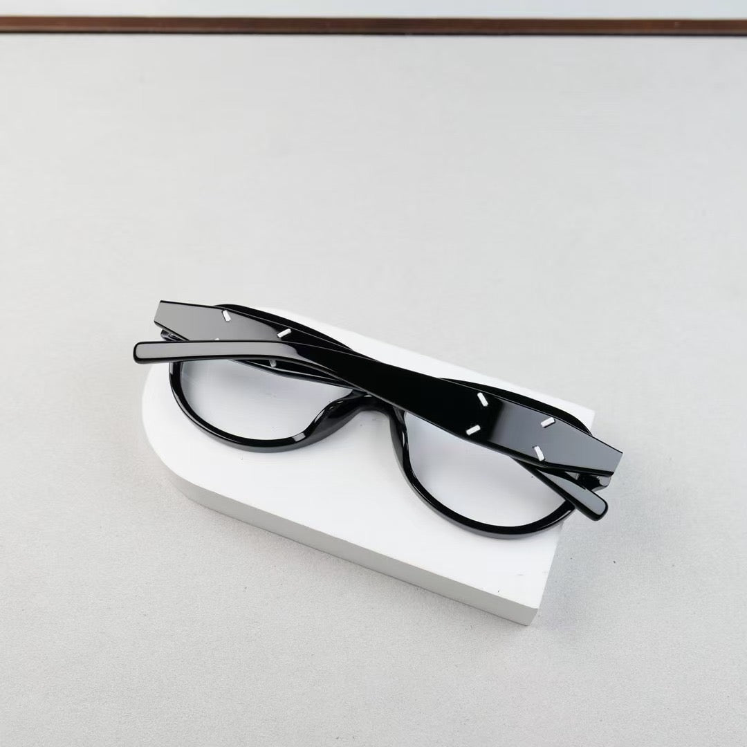 Inspired Gentle Monster x Maison Margeila MM211 01– Bold Rectangle Optical Glasses (1:1 Mirror Quality)
