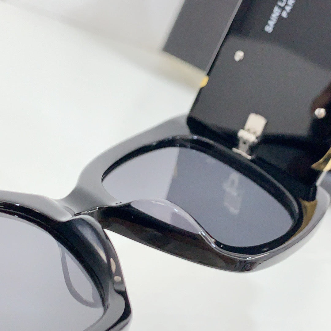 Inspired Saint Laurent SL M119F – Oversized Cat-Eye Sunglasses (1:1 Mirror Quality)- Black