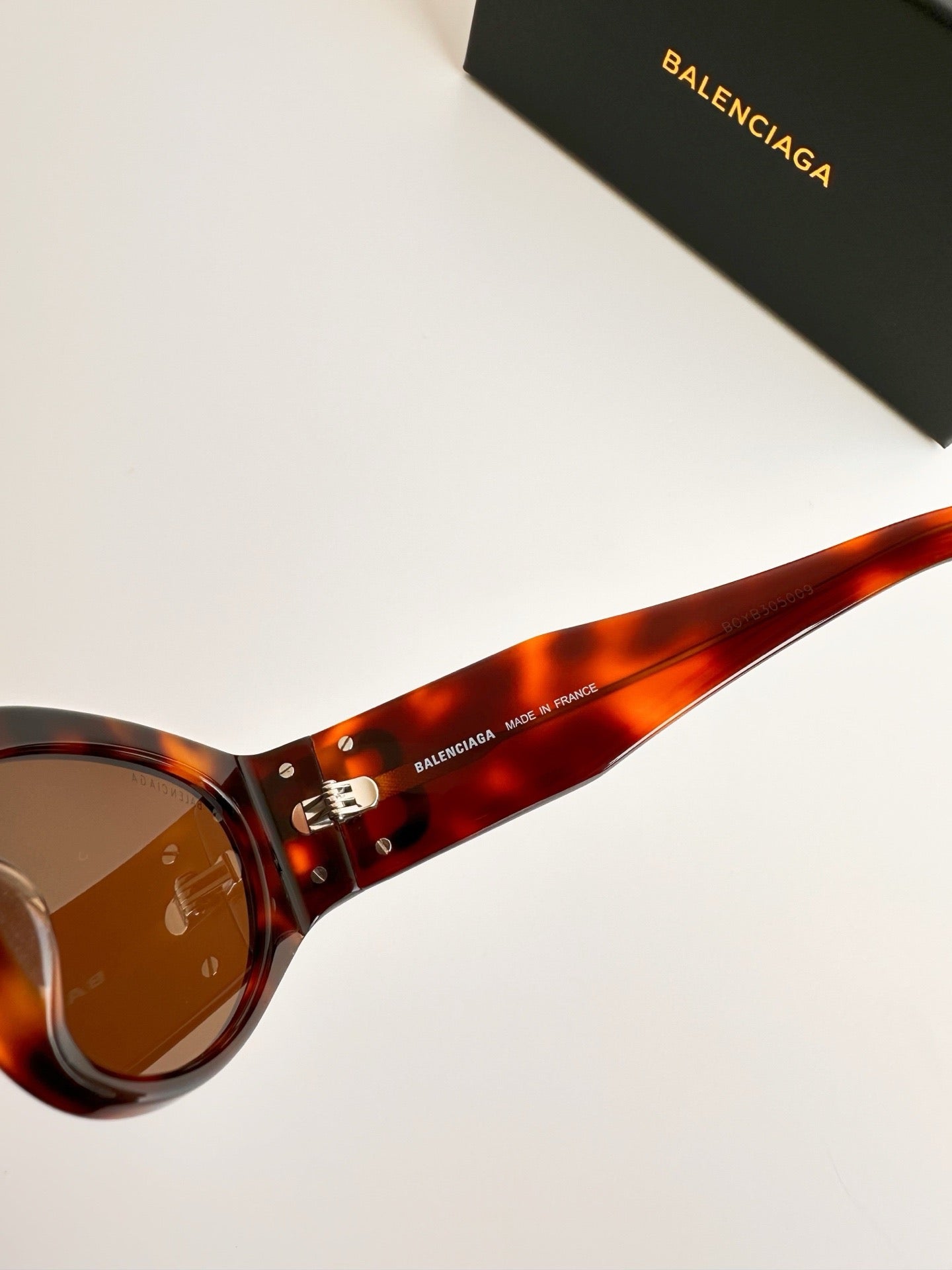 Inspired Balenciaga BB0324SK – Tortoise Oversized Cat-Eye Sunglasses (1:1 Mirror Quality)