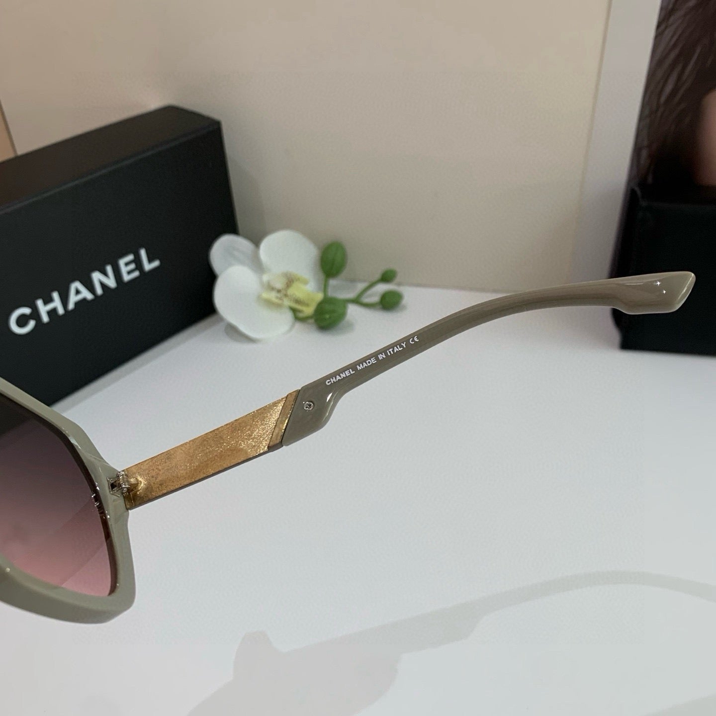 Inspired Chanel 40228 – Oversized Geometric Sunglasses (1:1 Mirror Quality)