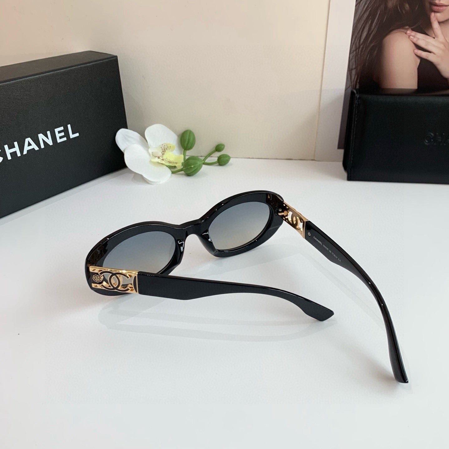 Inspired Chanel 58039 – Oval Sunglasses with Gold CC Temple Detailing (1:1 Mirror Quality)