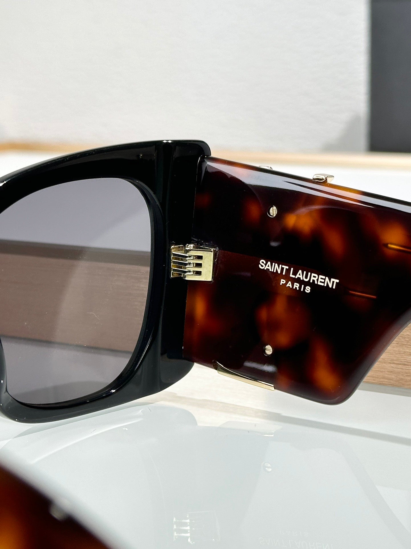Inspired Saint Laurent SL M119F – Oversized Cat-Eye Sunglasses (1:1 Mirror Quality)