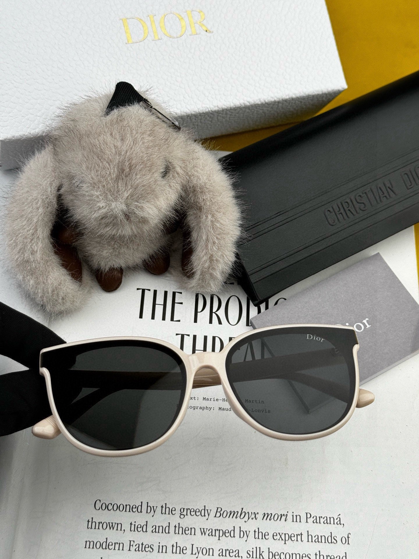Inspired Dior CD251 – Trendy Round-Frame Polarized Sunglasses (1:1 Mirror Quality)