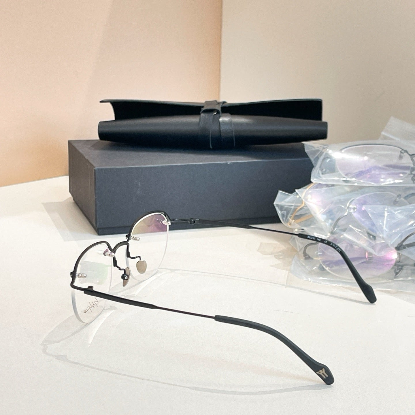 Model: 19-0041 Black Eyeglasses -Inspired Yohji Yamamoto