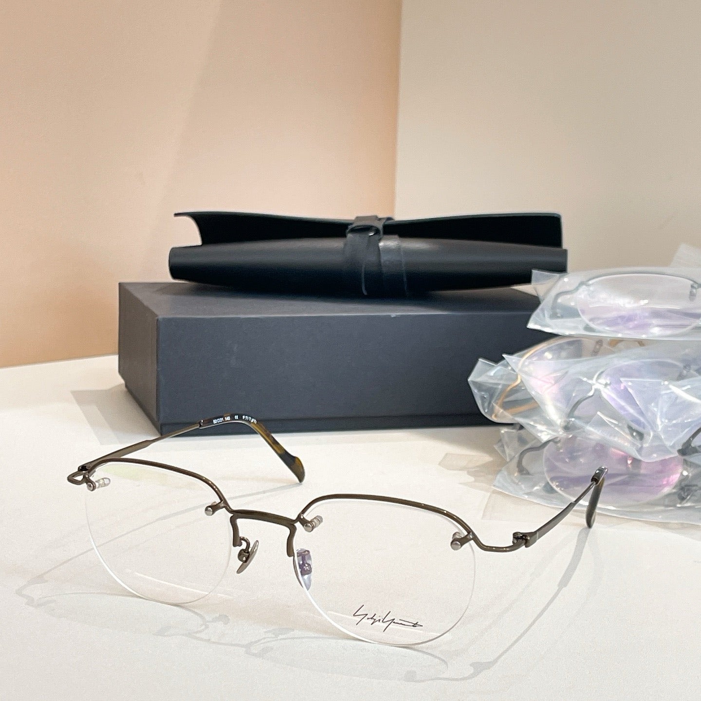 Model: 19-0041 Grey Metal Eyeglasses -Inspired Yohji Yamamoto